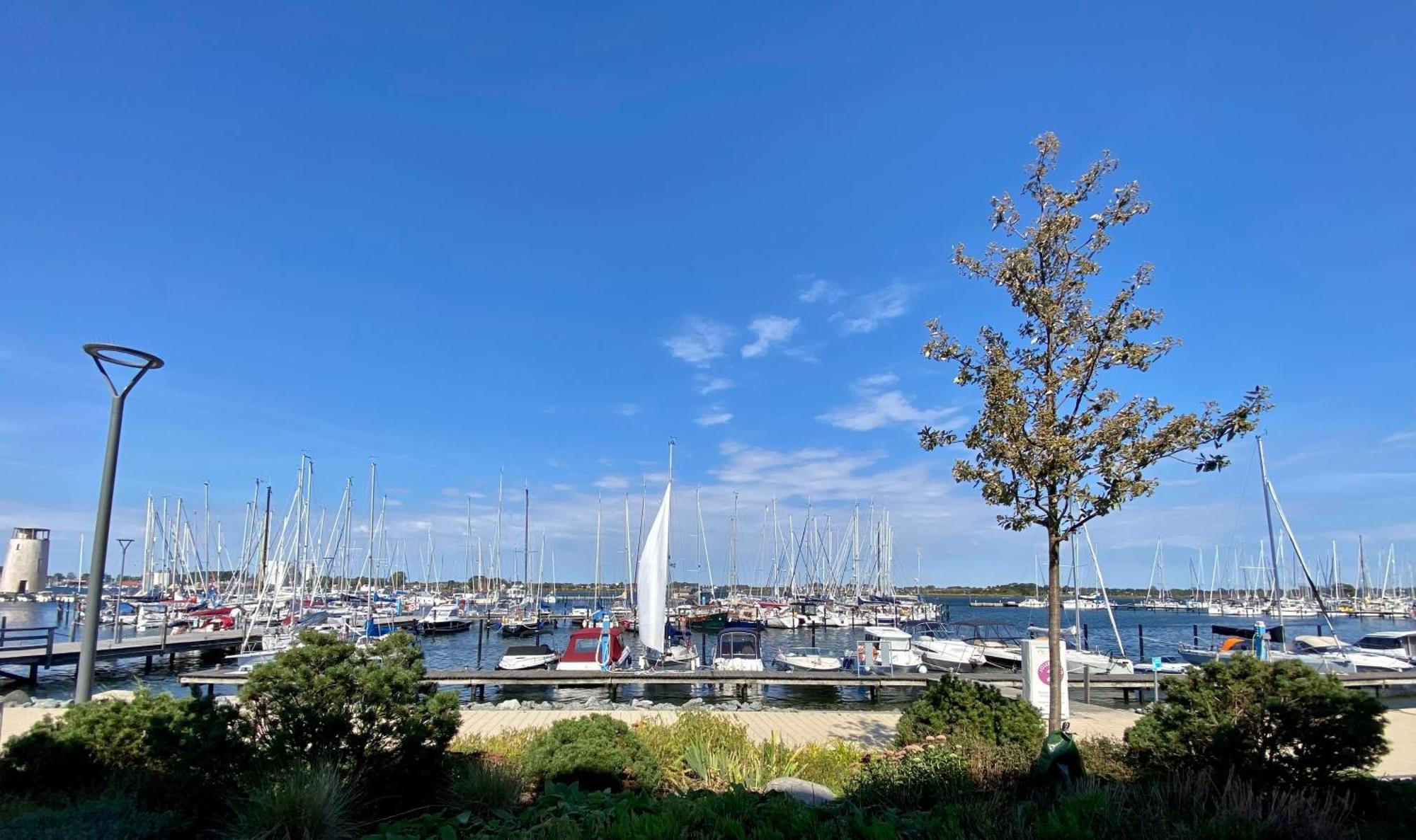 Hausboot Fehmarn Hotel Exterior foto